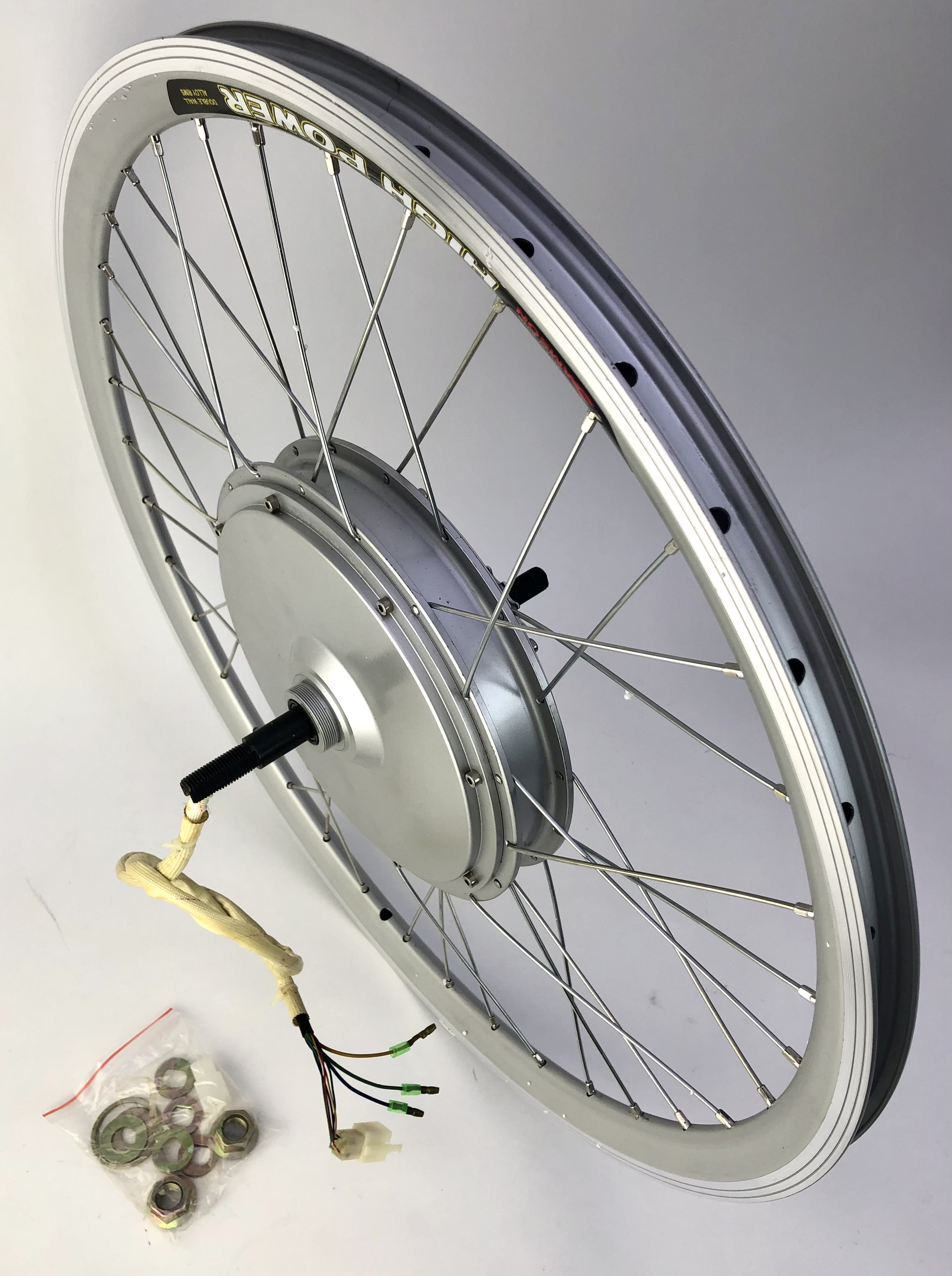 Polt M Heckmotor 36V, 600W eingespeicht in 26' Laufrad