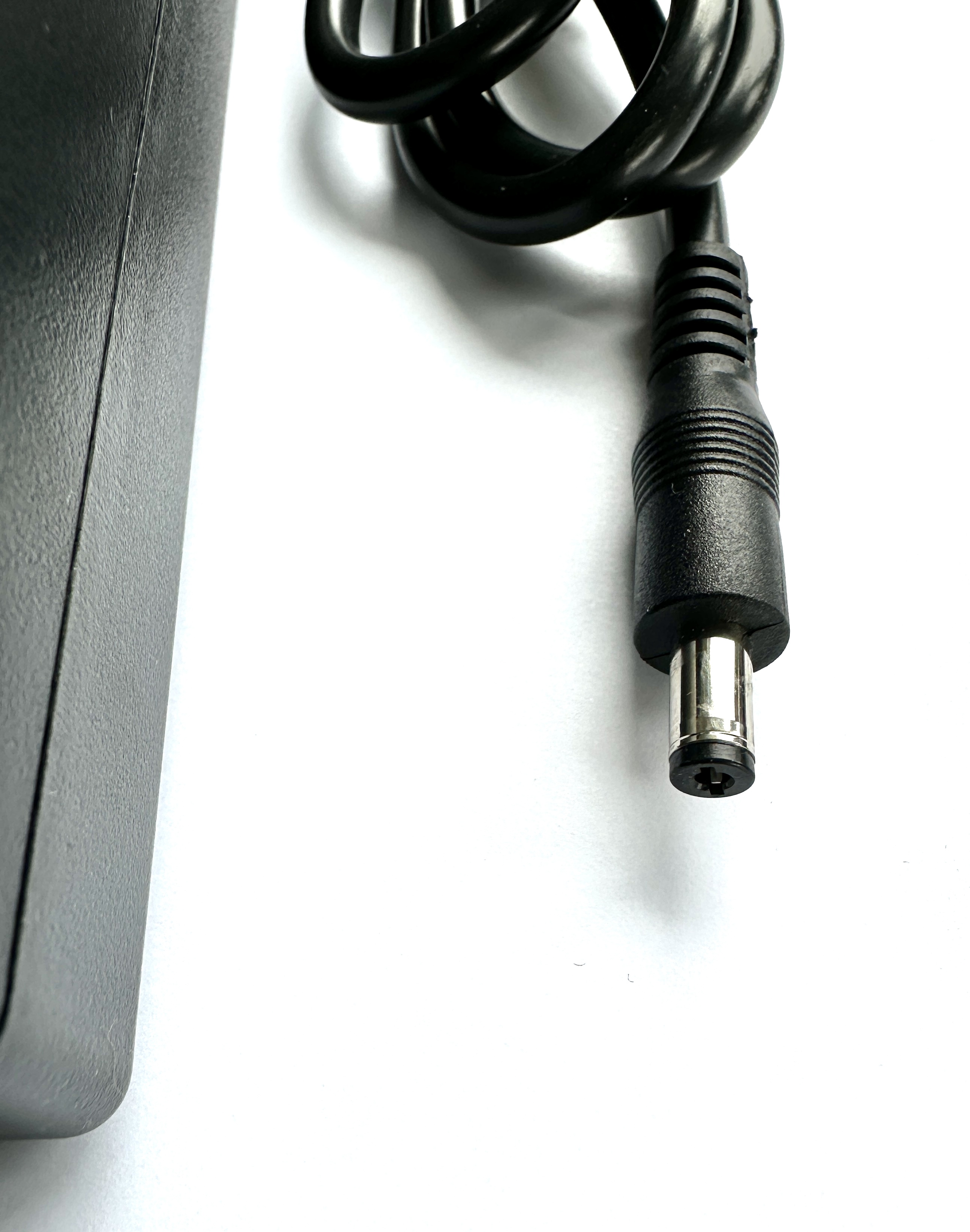 48V Ladegerät für Li-Ionen Akku mit DC Stecker, 180 - 240V 2.0A