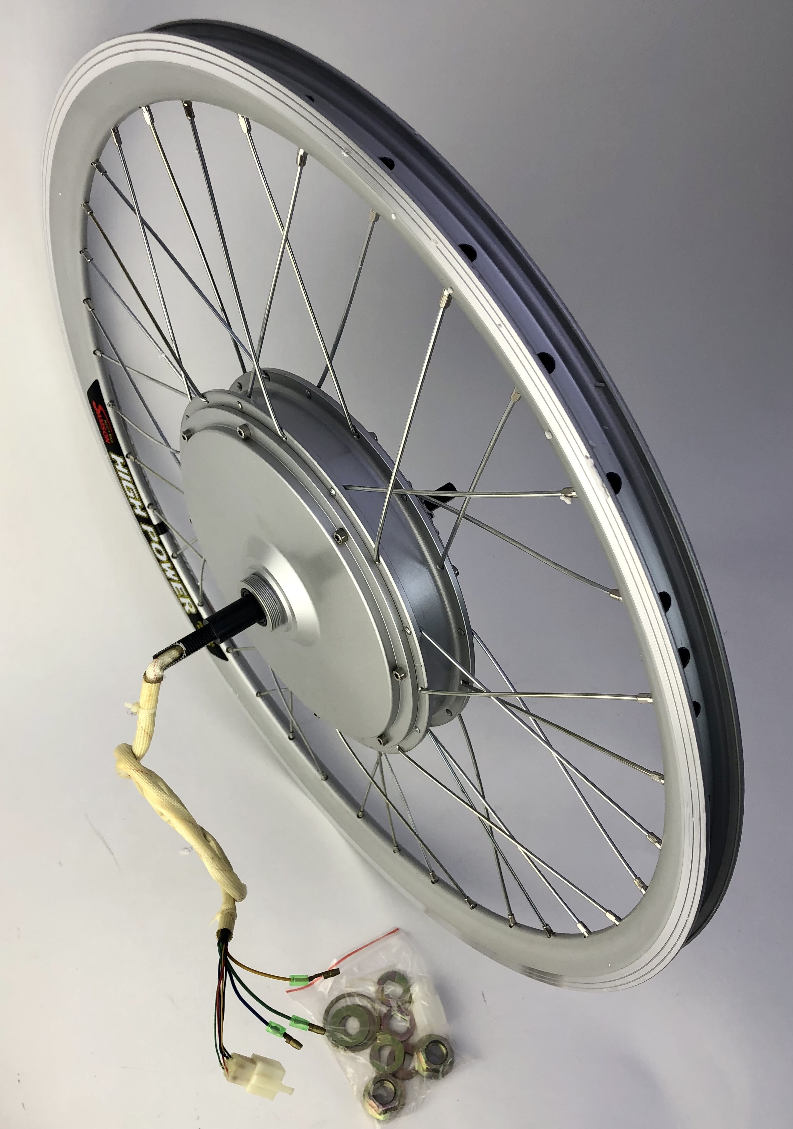 Polt M Heckmotor 36V, 600W eingespeicht in 26' Laufrad