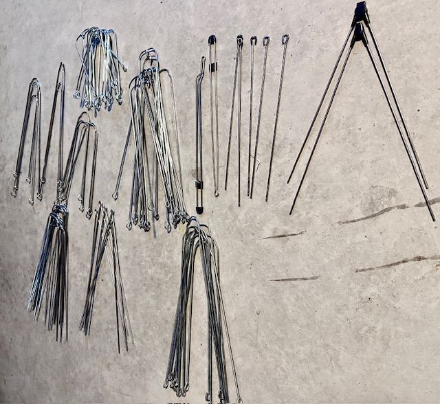 Lot of various mudguard struts over 60 pcs